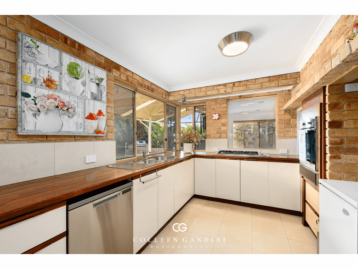 18 Ainsworth Loop, Booragoon, WA 6154