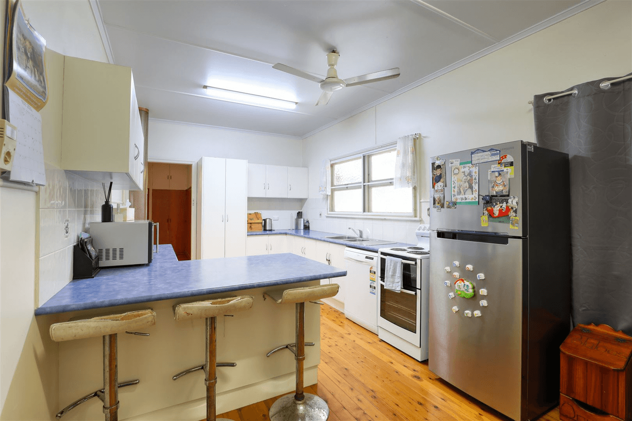 11 Weale Street, PITTSWORTH, QLD 4356