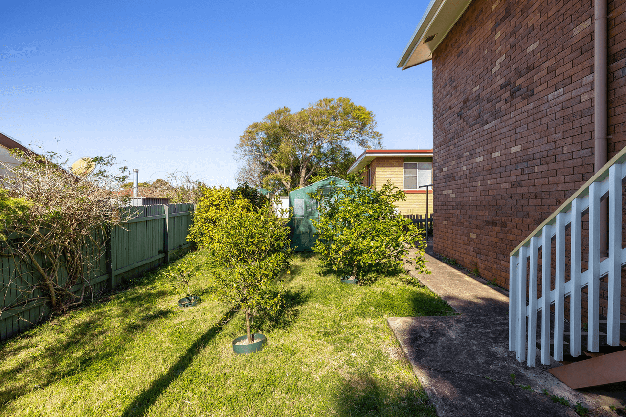 2/4 Clive Crescent, DARLING HEIGHTS, QLD 4350