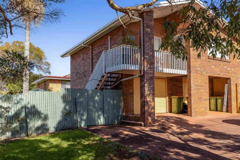 2/4 Clive Crescent, DARLING HEIGHTS, QLD 4350