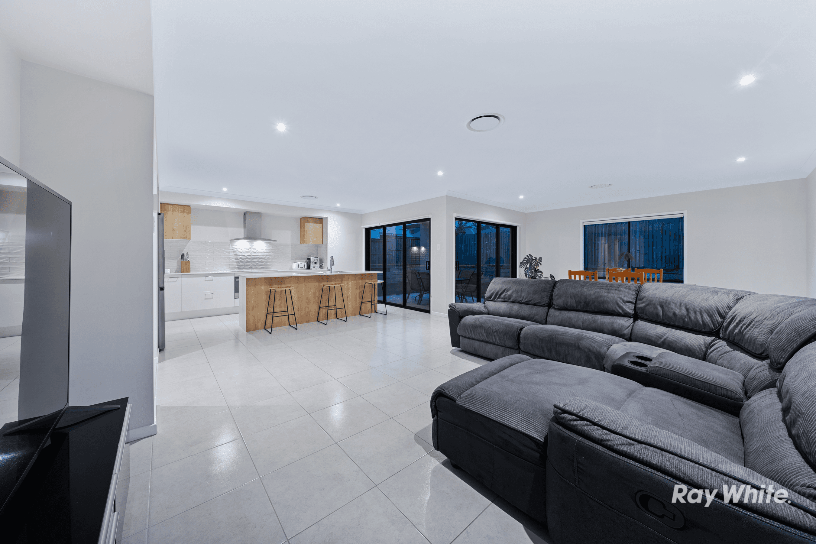 62 Coringley Road, GREENBANK, QLD 4124