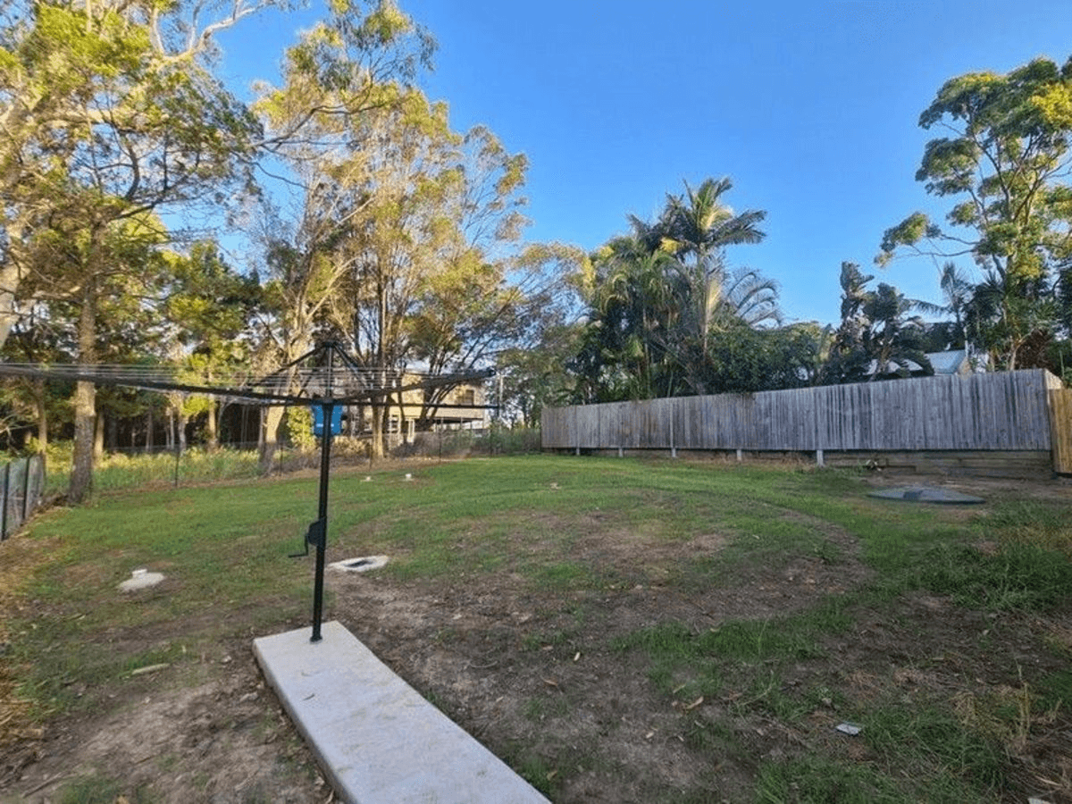 4 Heath Street, MACLEAY ISLAND, QLD 4184