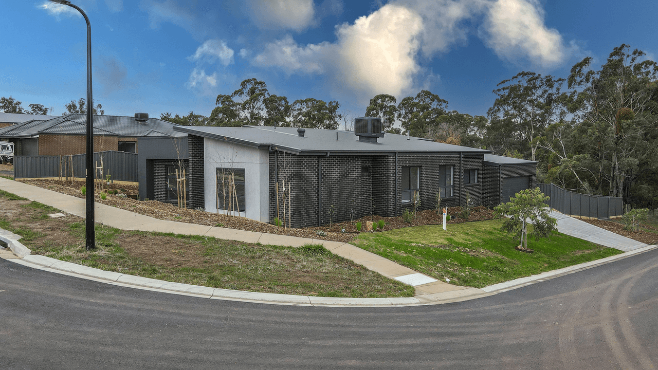 1 Hill View Court, MCKENZIE HILL, VIC 3451