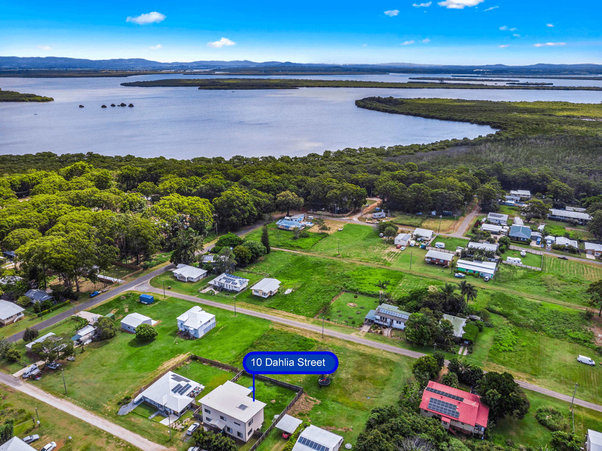 10 DAHLIA STREET, RUSSELL ISLAND, QLD 4184