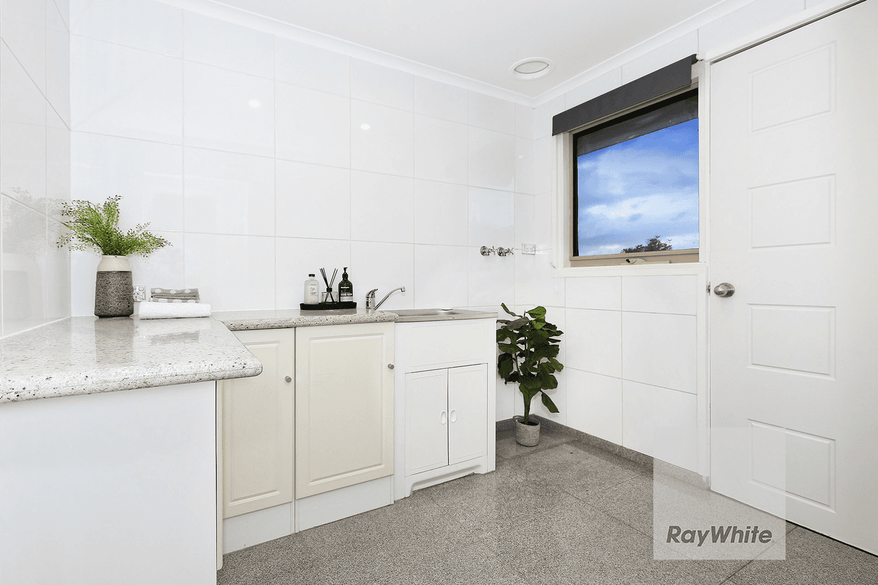 6 Keyes Place, GLADSTONE PARK, VIC 3043