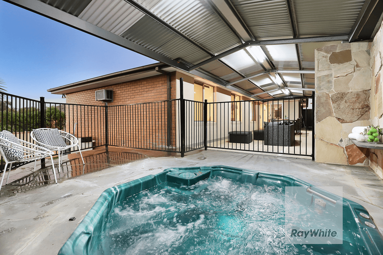 6 Keyes Place, GLADSTONE PARK, VIC 3043