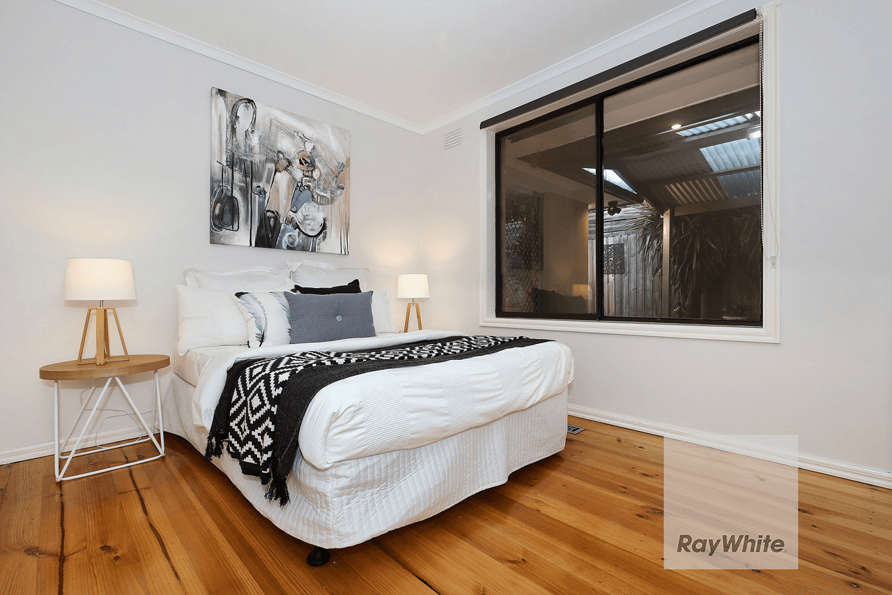 6 Keyes Place, GLADSTONE PARK, VIC 3043