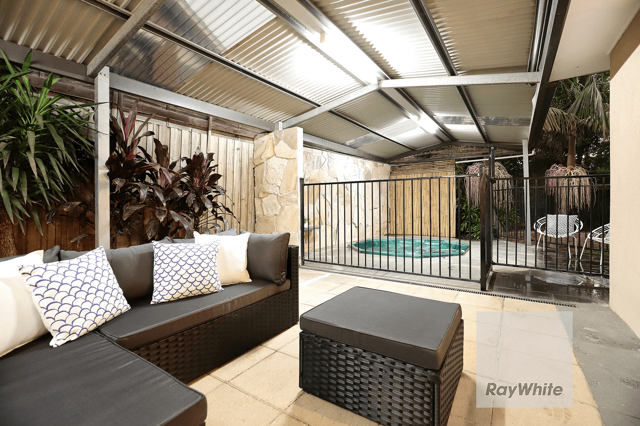 6 Keyes Place, GLADSTONE PARK, VIC 3043