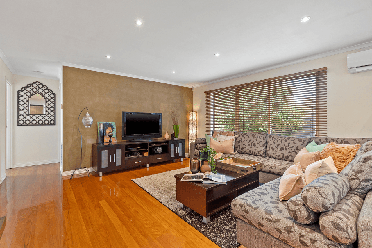 76 Blackwood Park Road, FERNTREE GULLY, VIC 3156