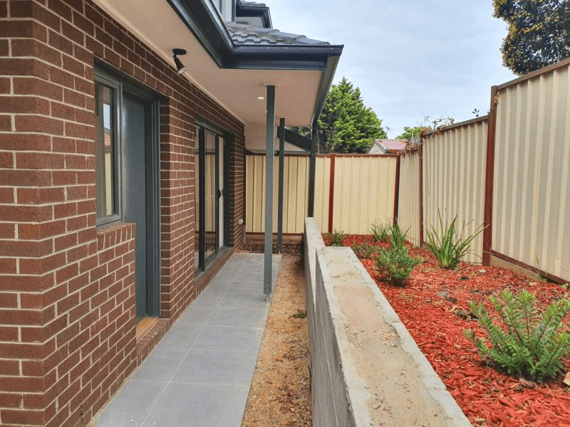 2/27 Eyre Street, WESTMEADOWS, VIC 3049