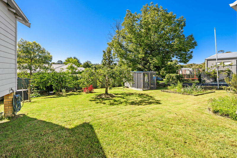 33 Moore Street, DUNGOG, NSW 2420