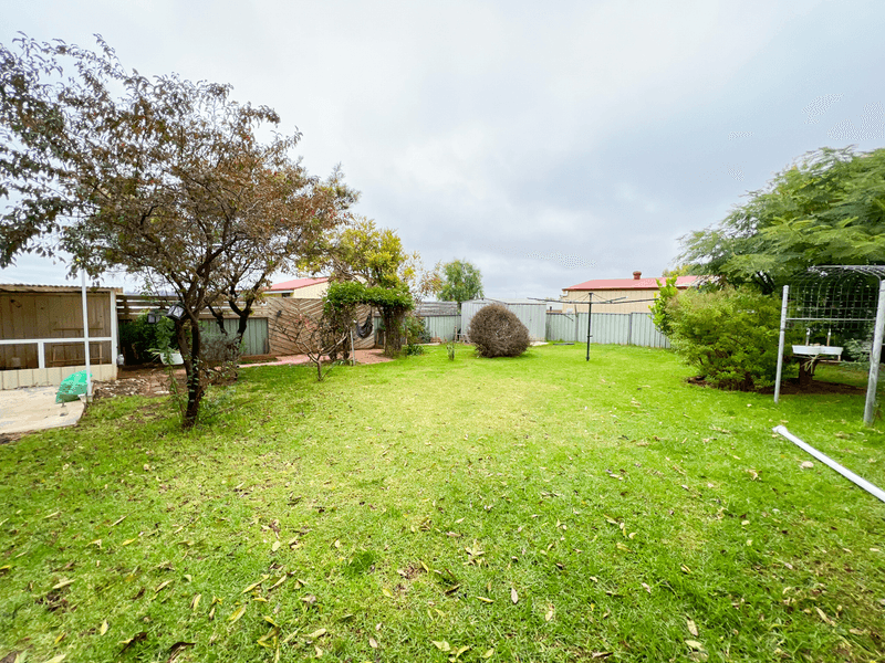 27 Blaxland Street, PARKES, NSW 2870