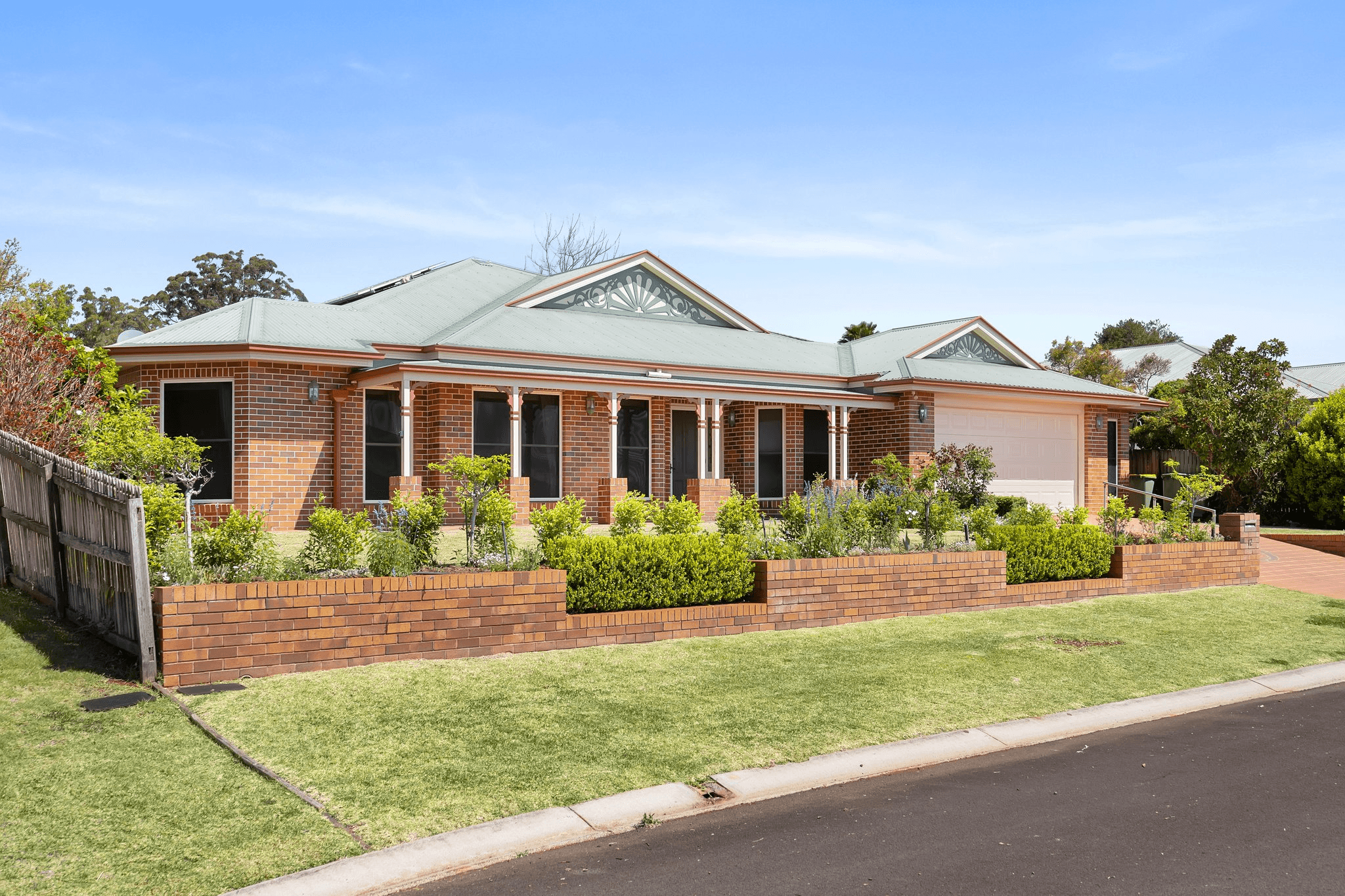 12 Howard Street, Middle Ridge, QLD 4350