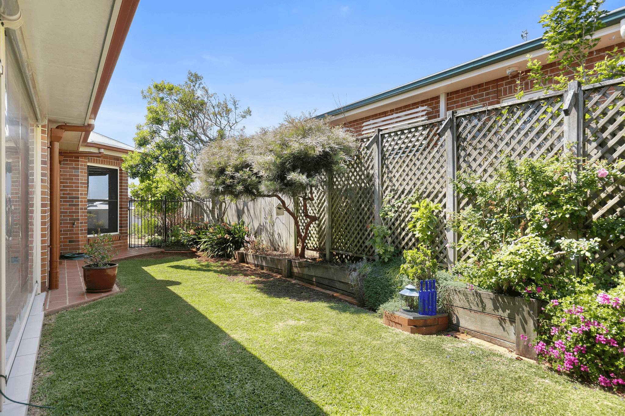 12 Howard Street, Middle Ridge, QLD 4350