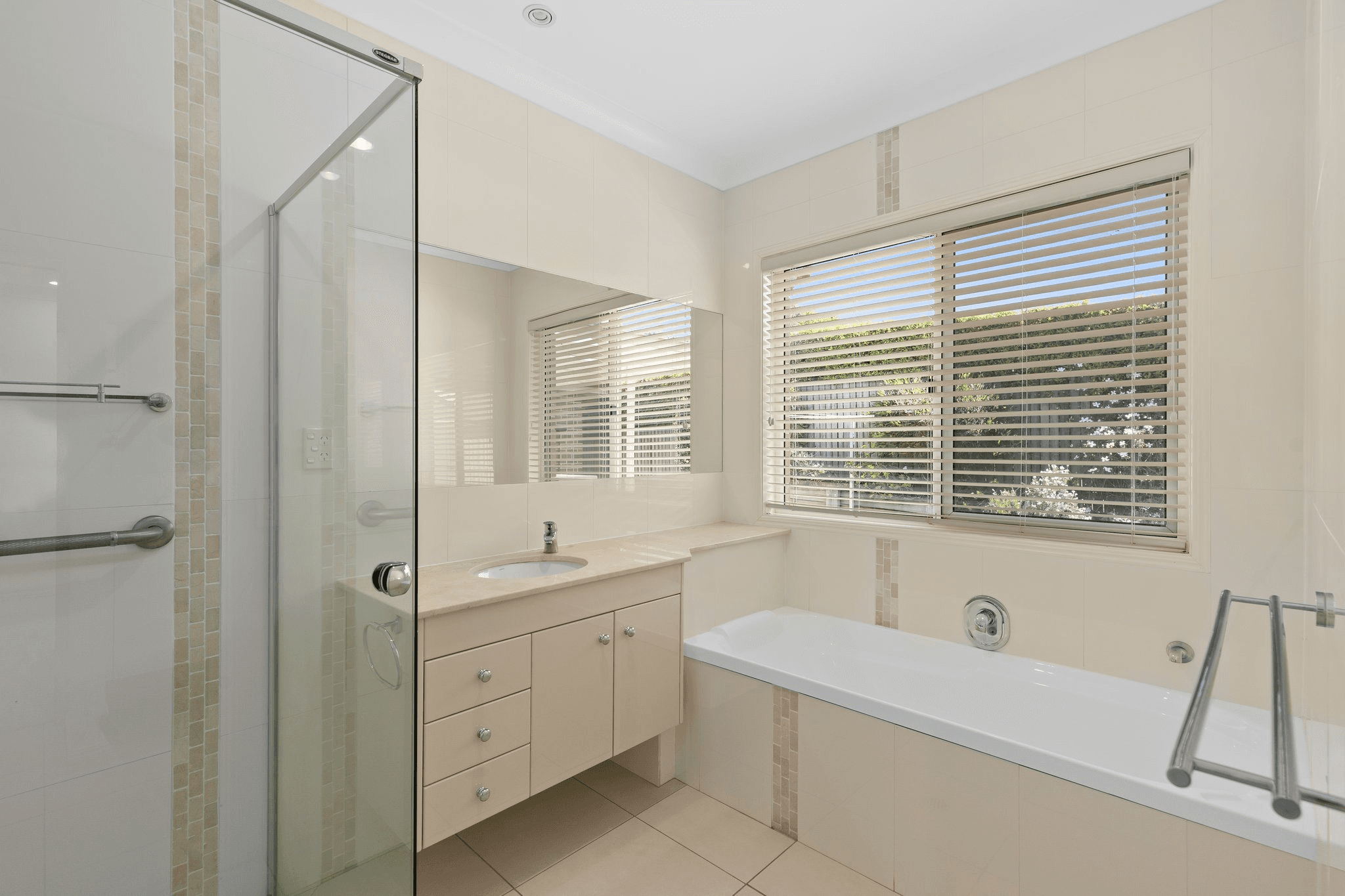 12 Howard Street, Middle Ridge, QLD 4350