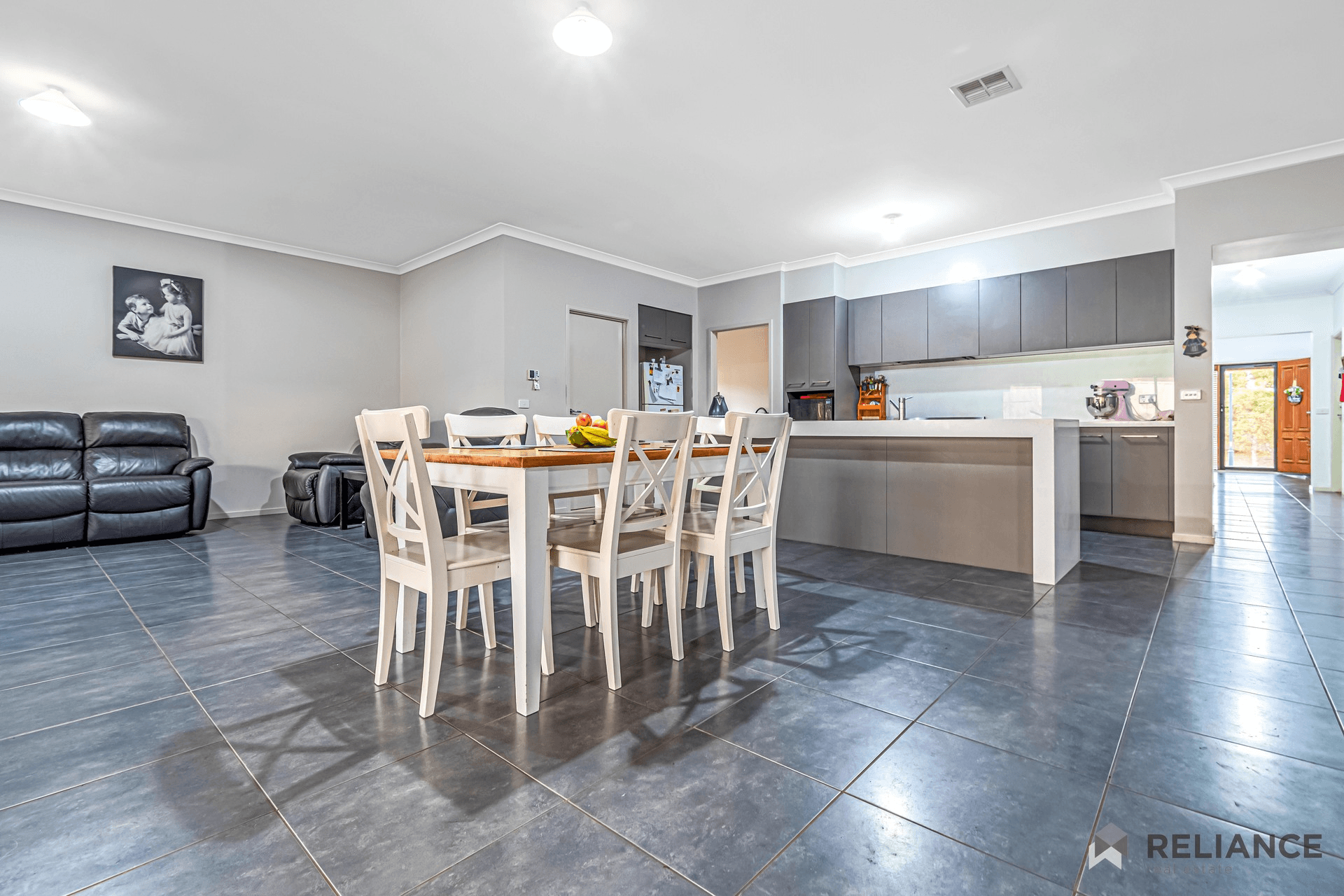 9 Micasa Place, Harkness, VIC 3337