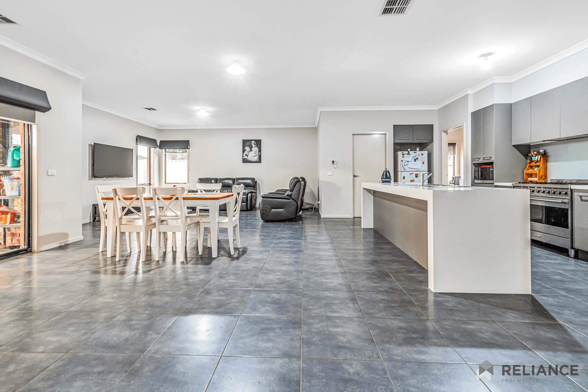 9 Micasa Place, Harkness, VIC 3337