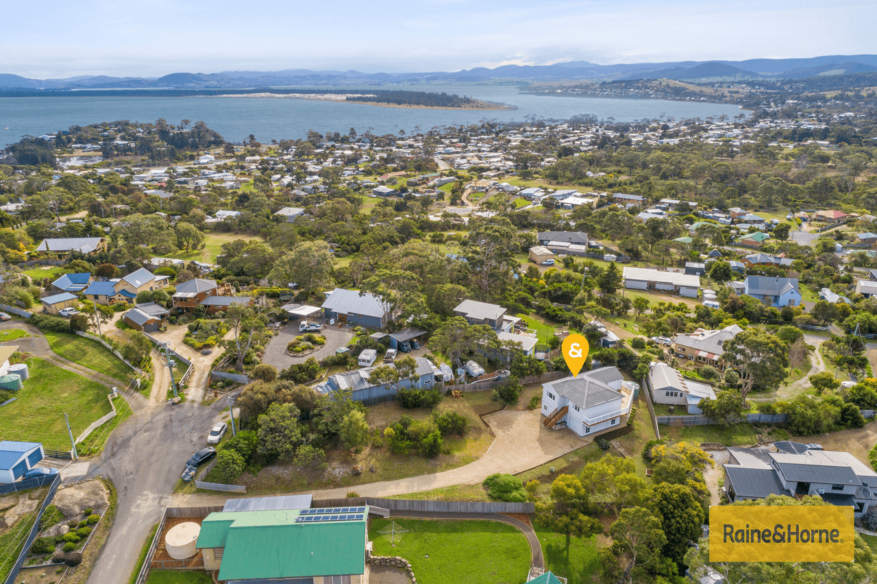 4 Hilltop Place, DODGES FERRY, TAS 7173