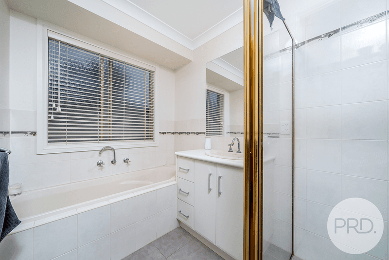 1 & 2/21 Budawang Place, TATTON, NSW 2650