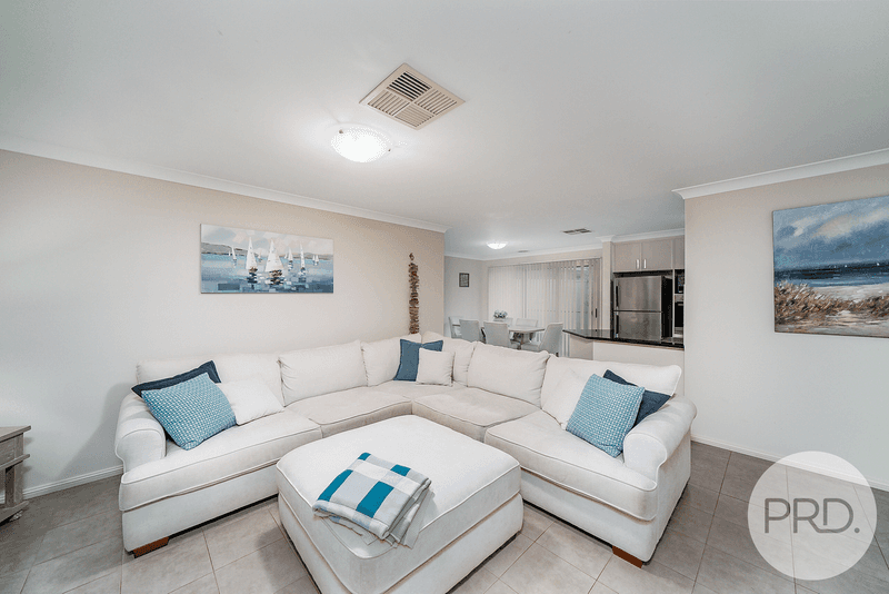 1 & 2/21 Budawang Place, TATTON, NSW 2650