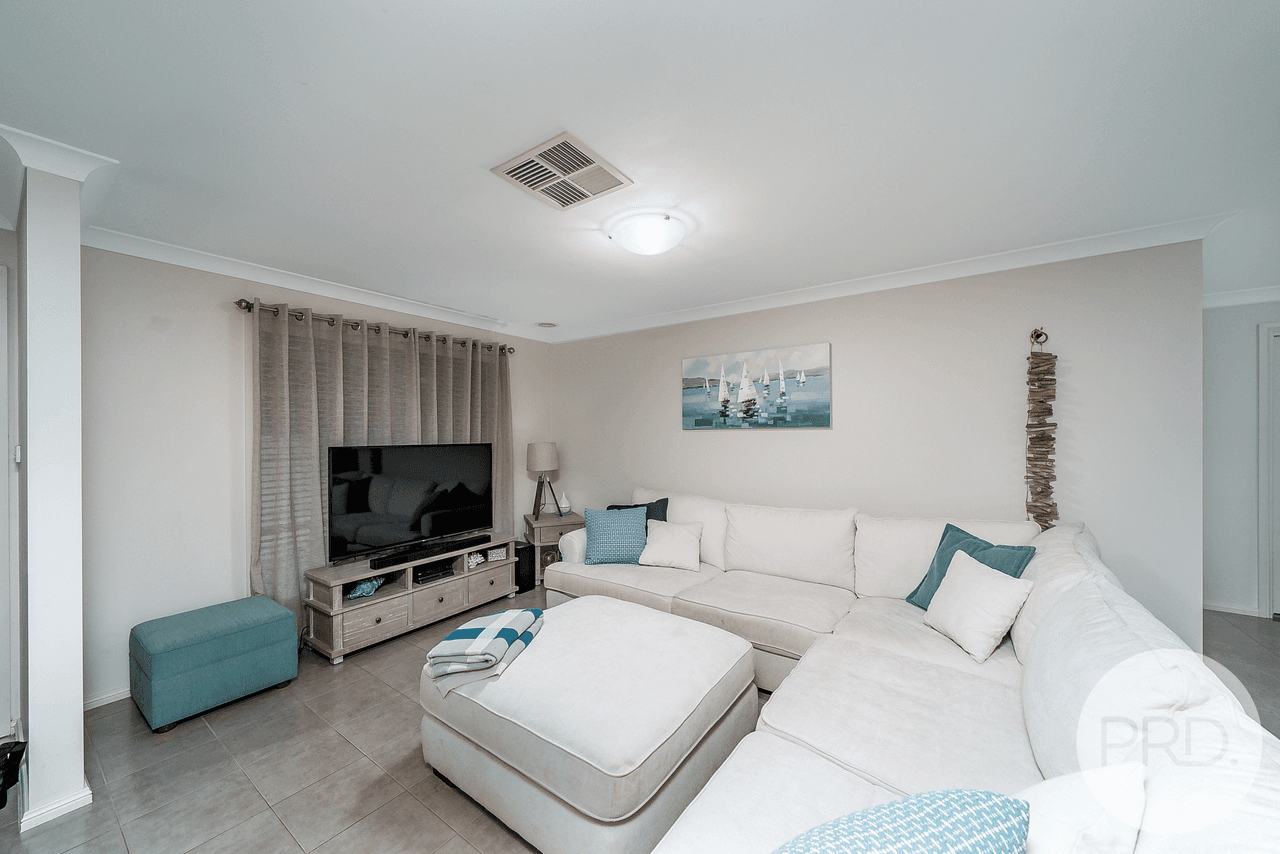 1 & 2/21 Budawang Place, TATTON, NSW 2650