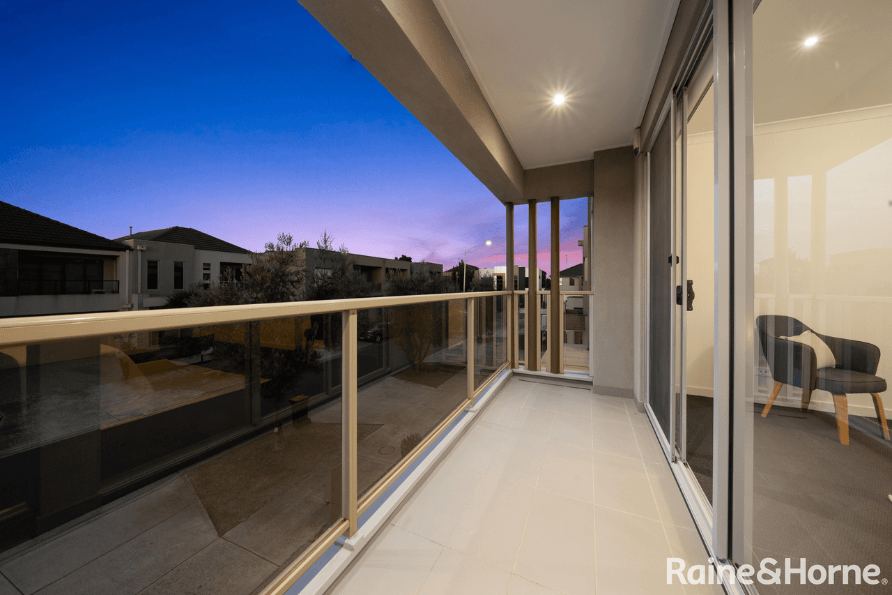 14 Marine Parade, CAROLINE SPRINGS, VIC 3023