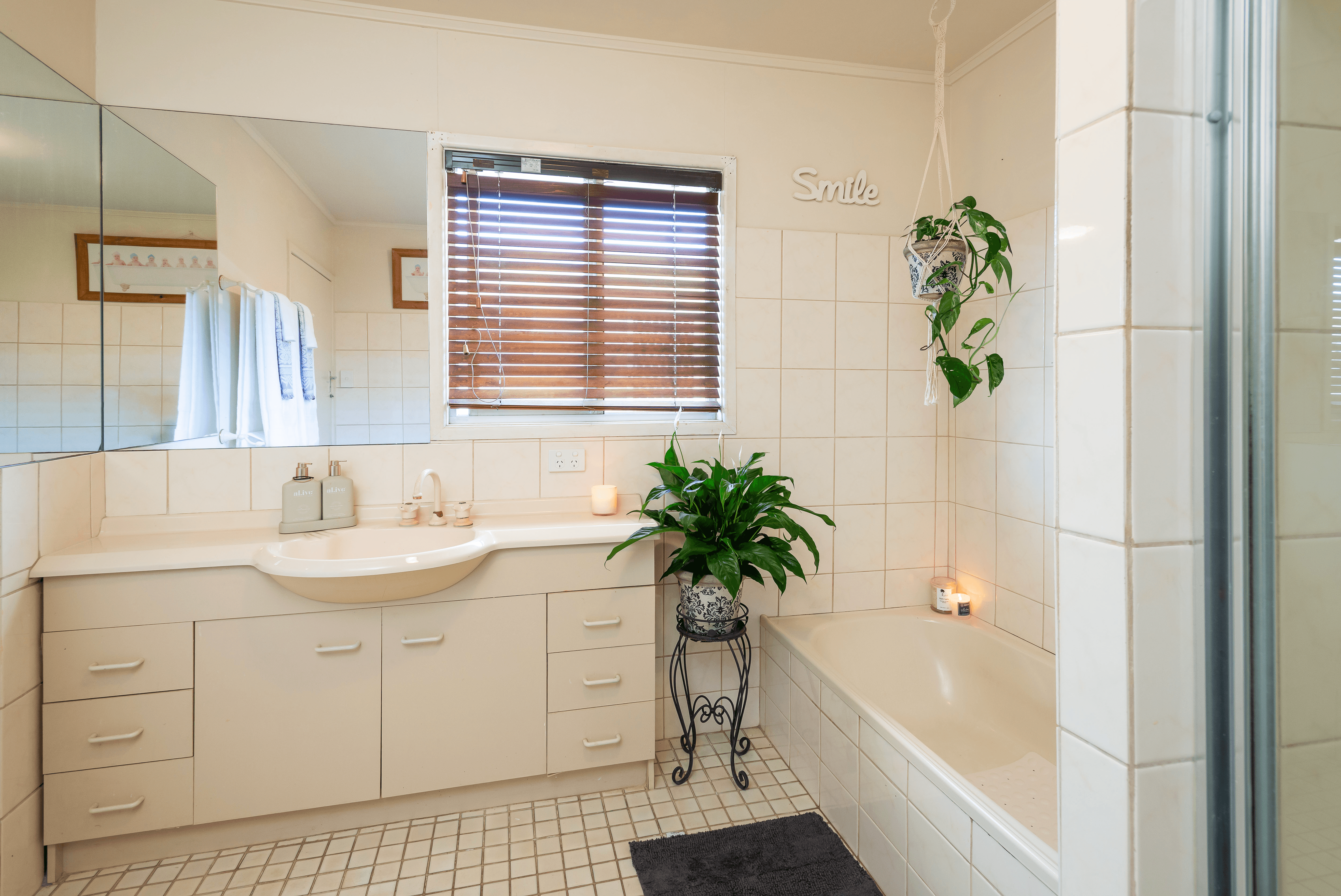 34 Coombabah Road, BIGGERA WATERS, QLD 4216