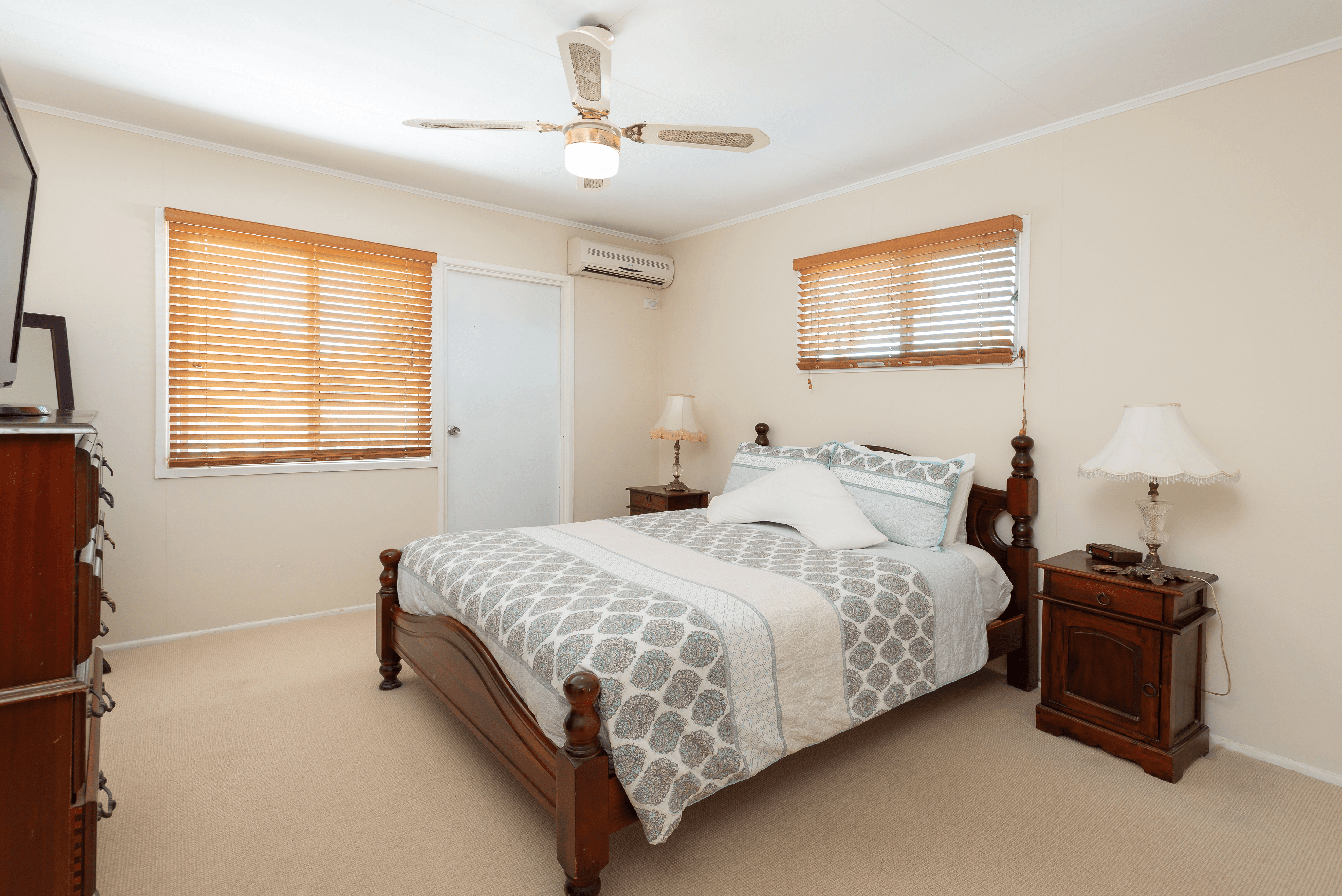 34 Coombabah Road, BIGGERA WATERS, QLD 4216