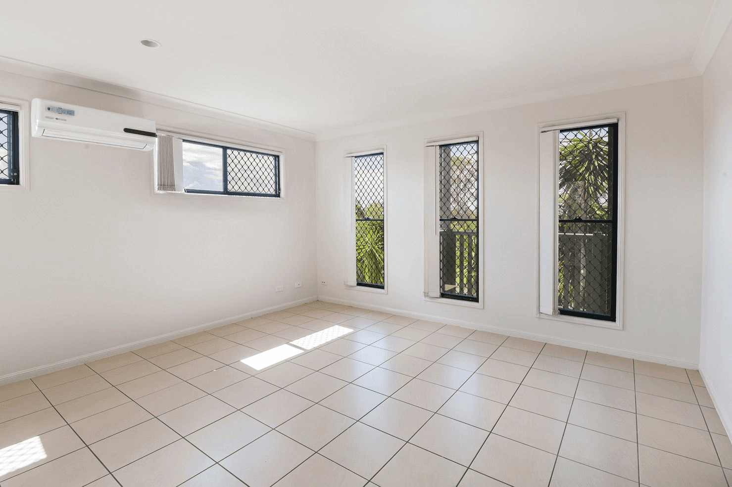 1/2 Emily Street, ORMEAU, QLD 4208