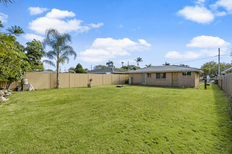 24 Paradise Avenue, MIAMI, QLD 4220