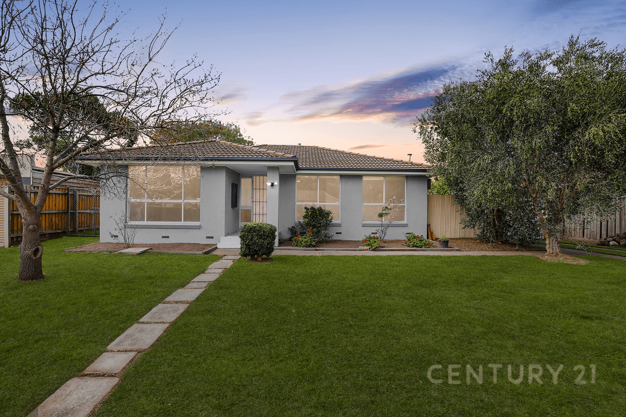 4 Manning Close, Hampton Park, VIC 3976