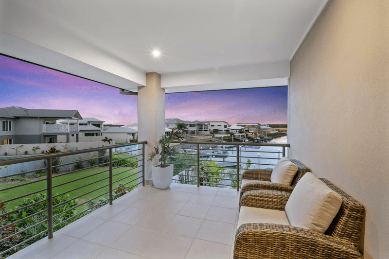 33 Paradise Parade, Jacobs Well, QLD 4208