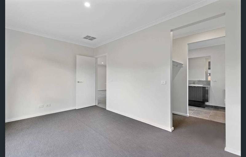 39 Wiltshire Boulevard, Thornhill Park, VIC 3335