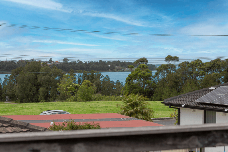 98 Lakeside Drive, Koonawarra, NSW 2530