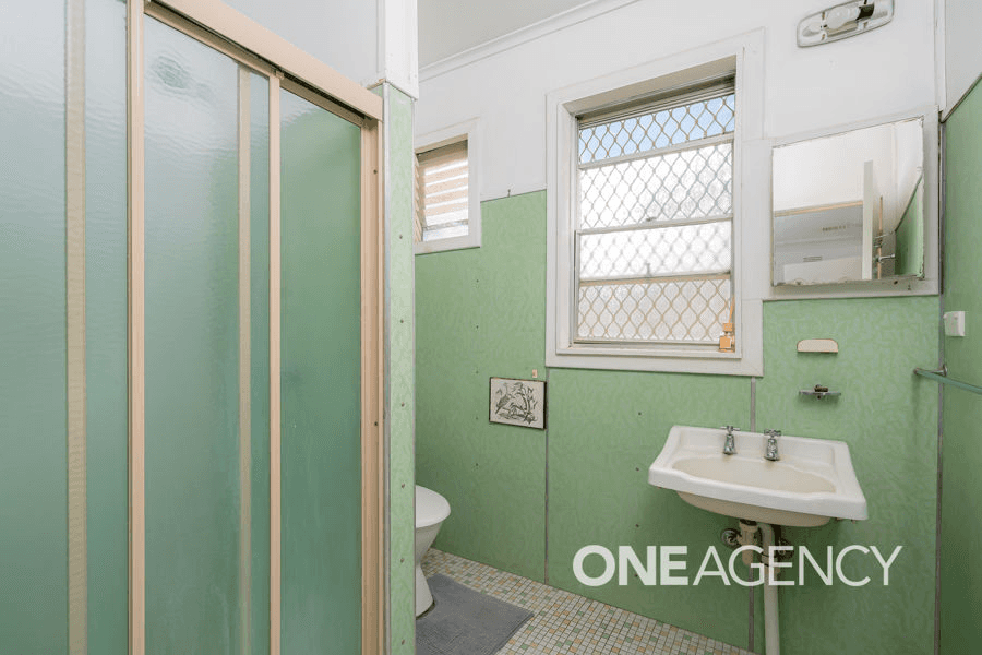 53 HEYDON AVENUE, TURVEY PARK, NSW 2650