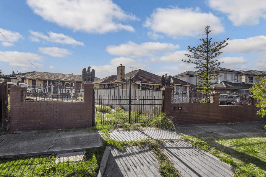 28 and 28a Birch Avenue, TULLAMARINE, VIC 3043