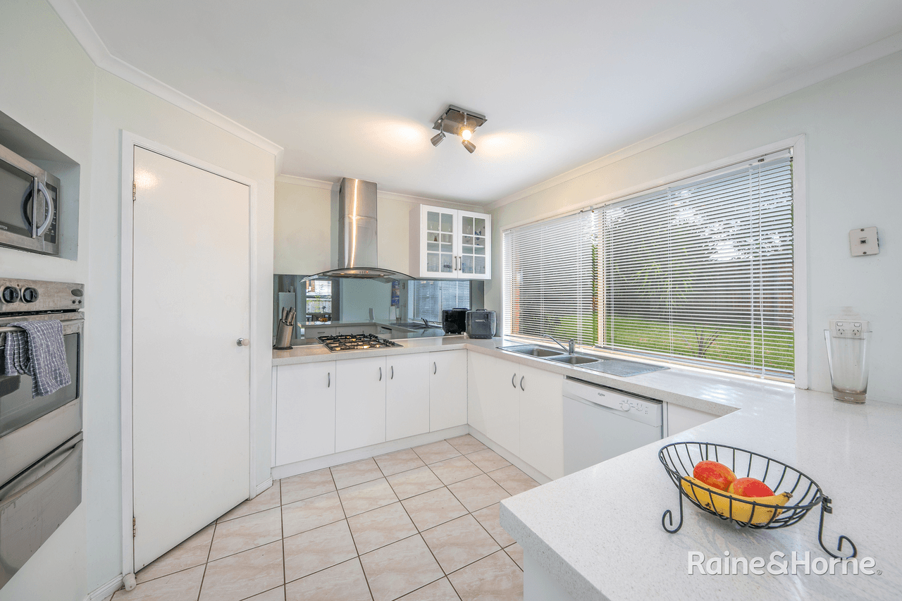 42 The Avenue, SUNBURY, VIC 3429