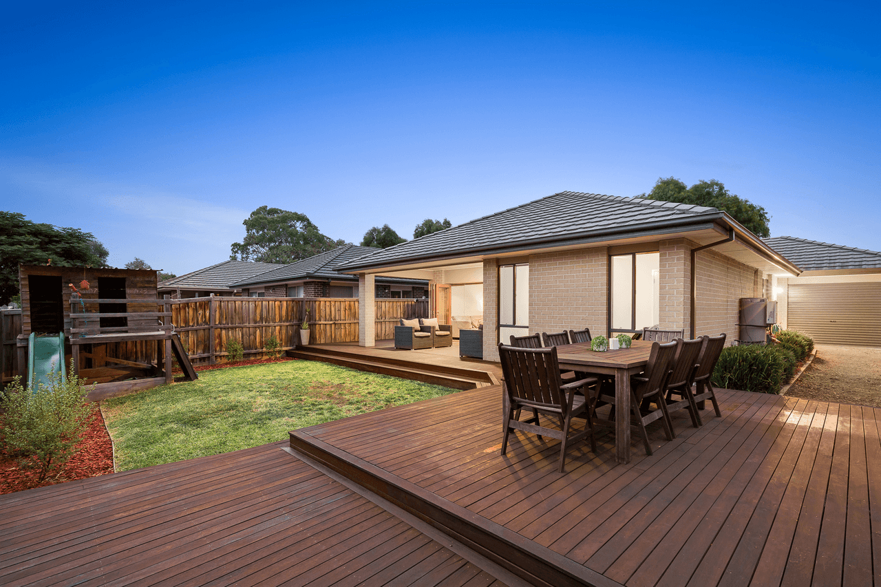 61 Bedervale Loop, DOREEN, VIC 3754