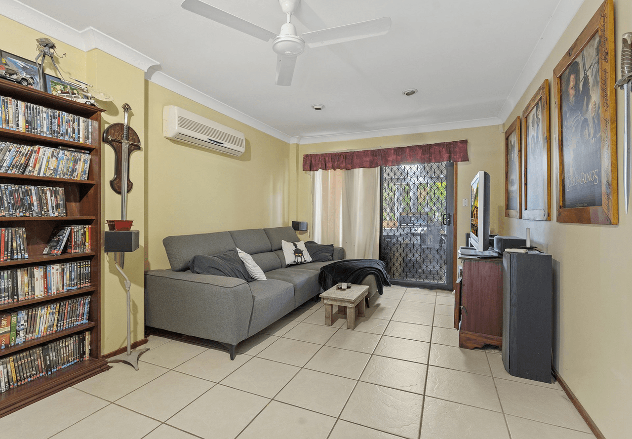 33 Bennett Drive, REGENTS PARK, QLD 4118