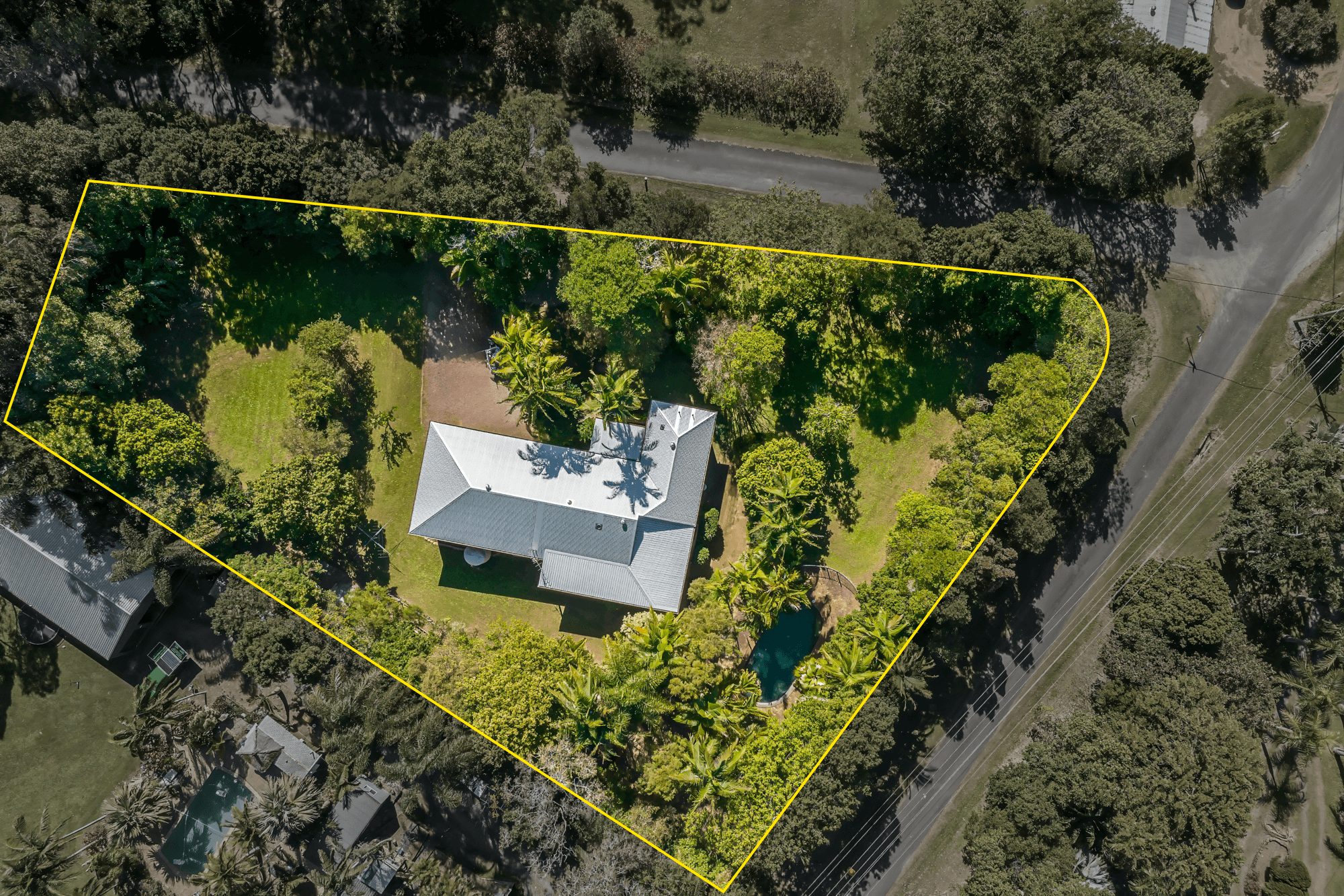 8 Rovera Road, GLASS HOUSE MOUNTAINS, QLD 4518