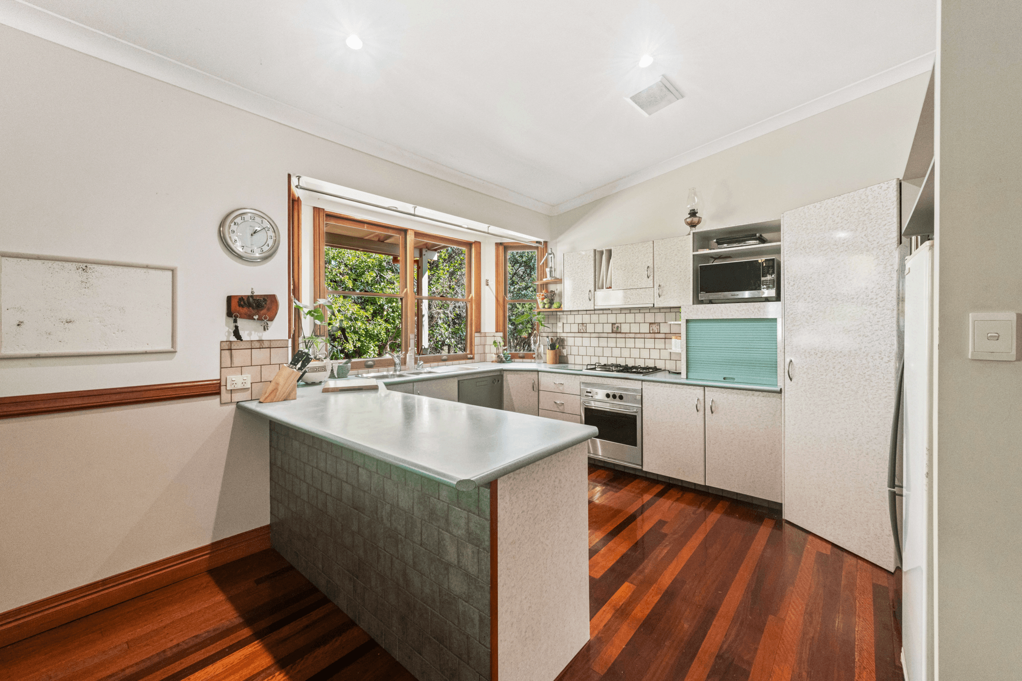 8 Rovera Road, GLASS HOUSE MOUNTAINS, QLD 4518