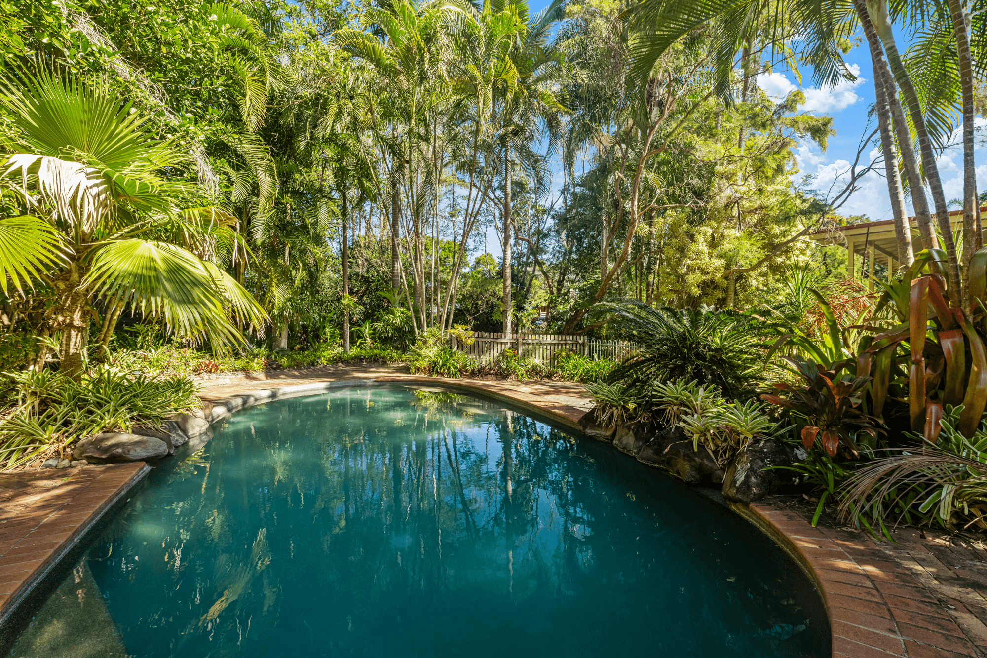 8 Rovera Road, GLASS HOUSE MOUNTAINS, QLD 4518