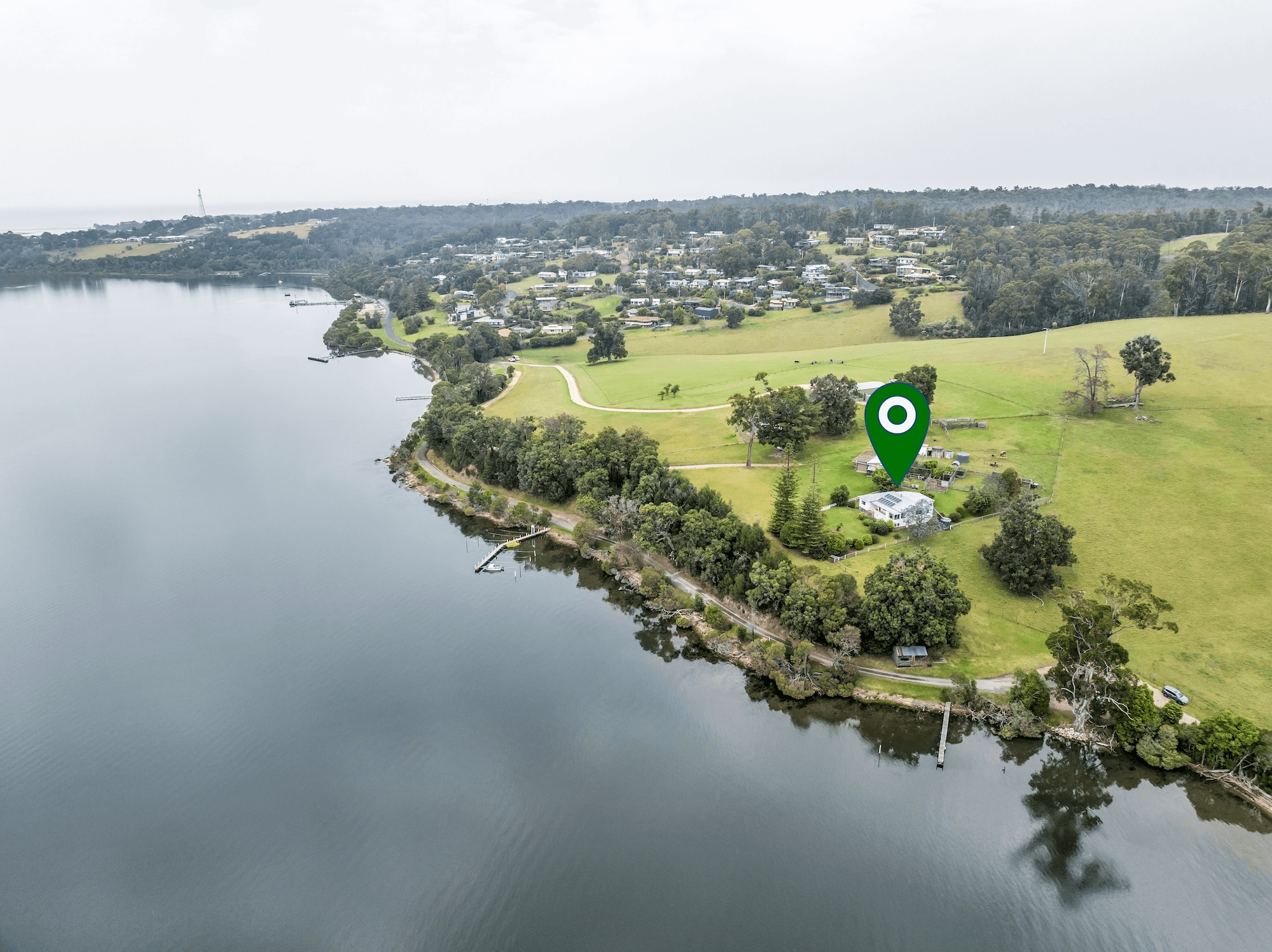 329 Lakeside Drive, MALLACOOTA, VIC 3892