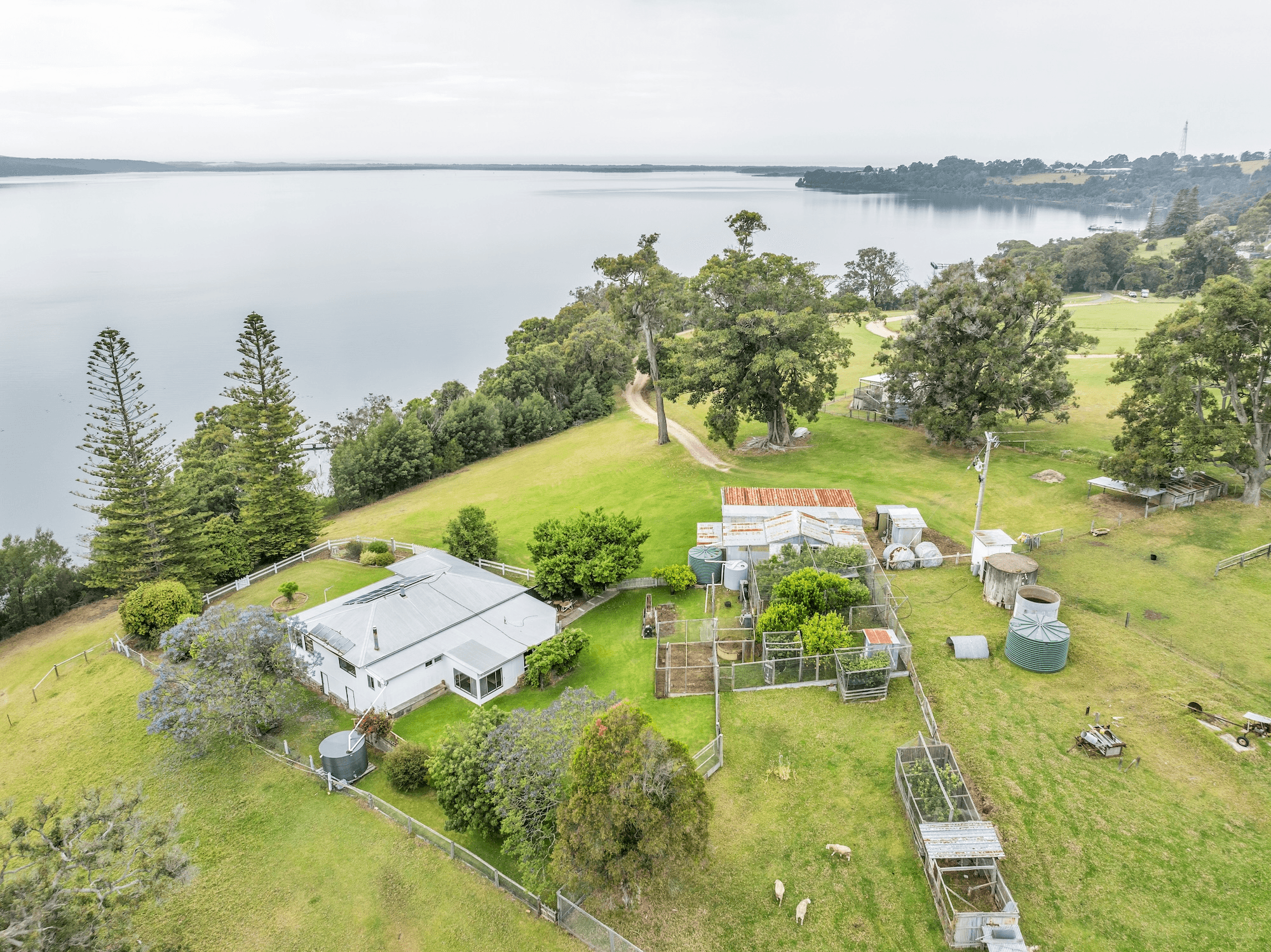 329 Lakeside Drive, MALLACOOTA, VIC 3892