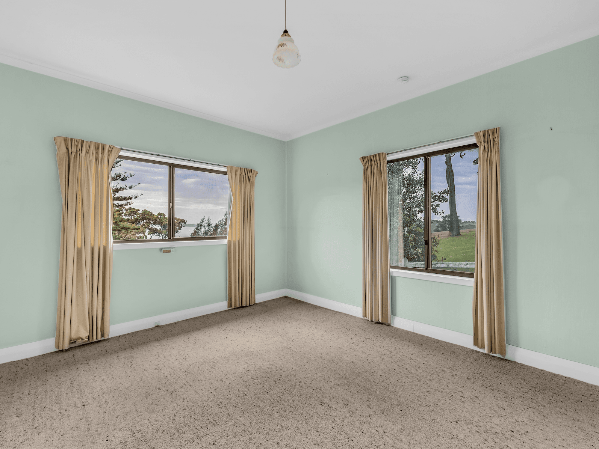329 Lakeside Drive, MALLACOOTA, VIC 3892