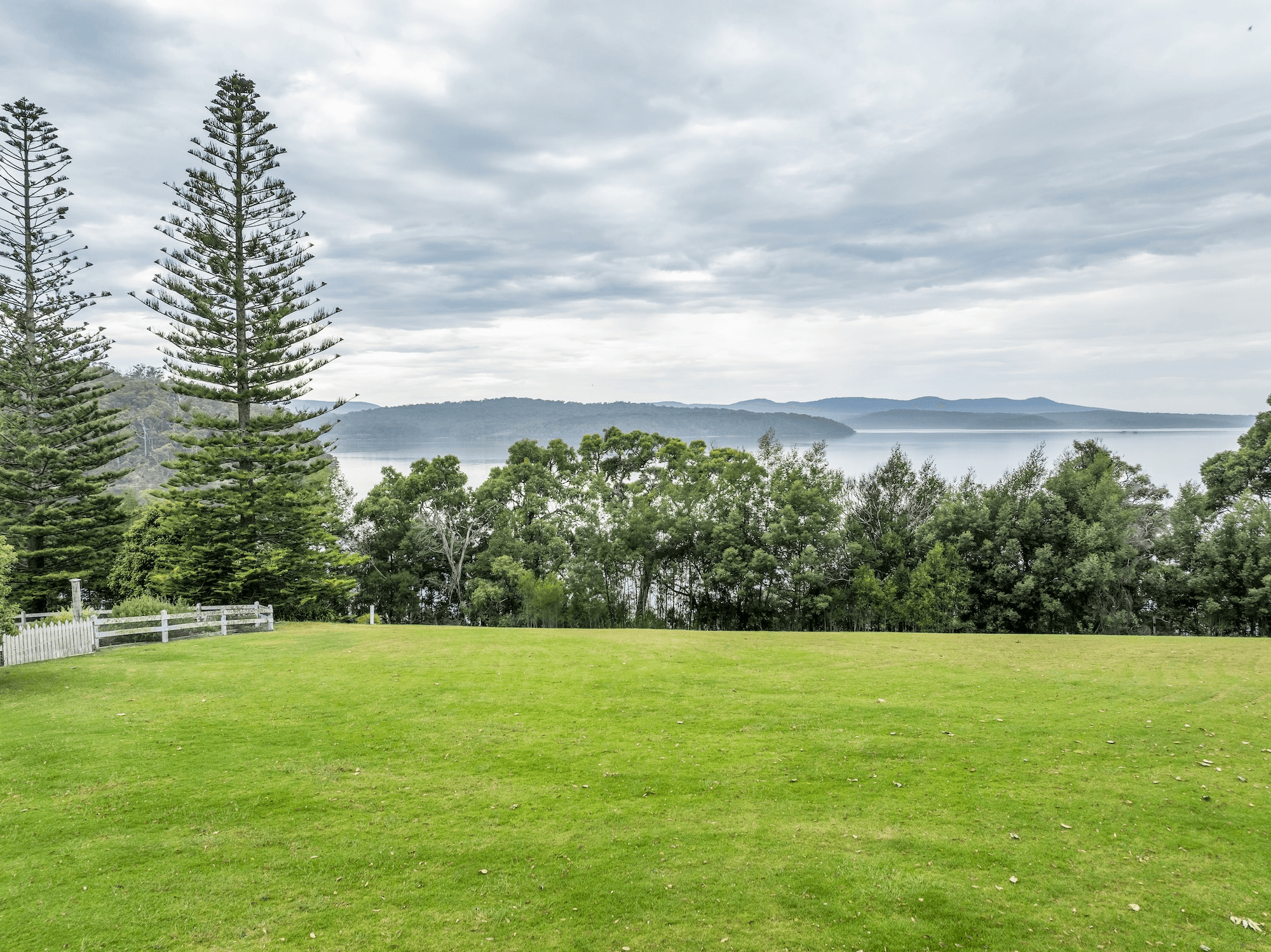329 Lakeside Drive, MALLACOOTA, VIC 3892