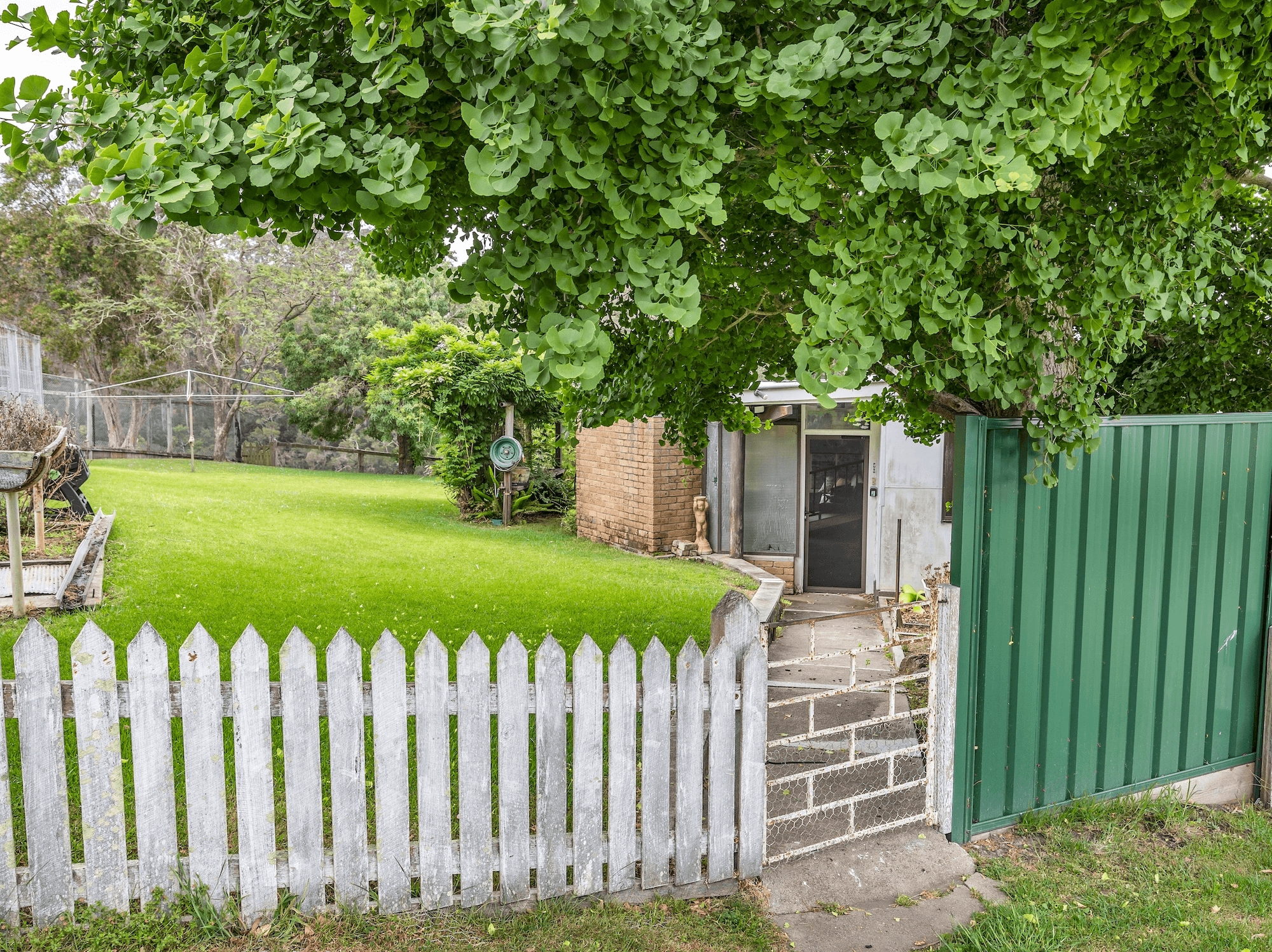 329 Lakeside Drive, MALLACOOTA, VIC 3892