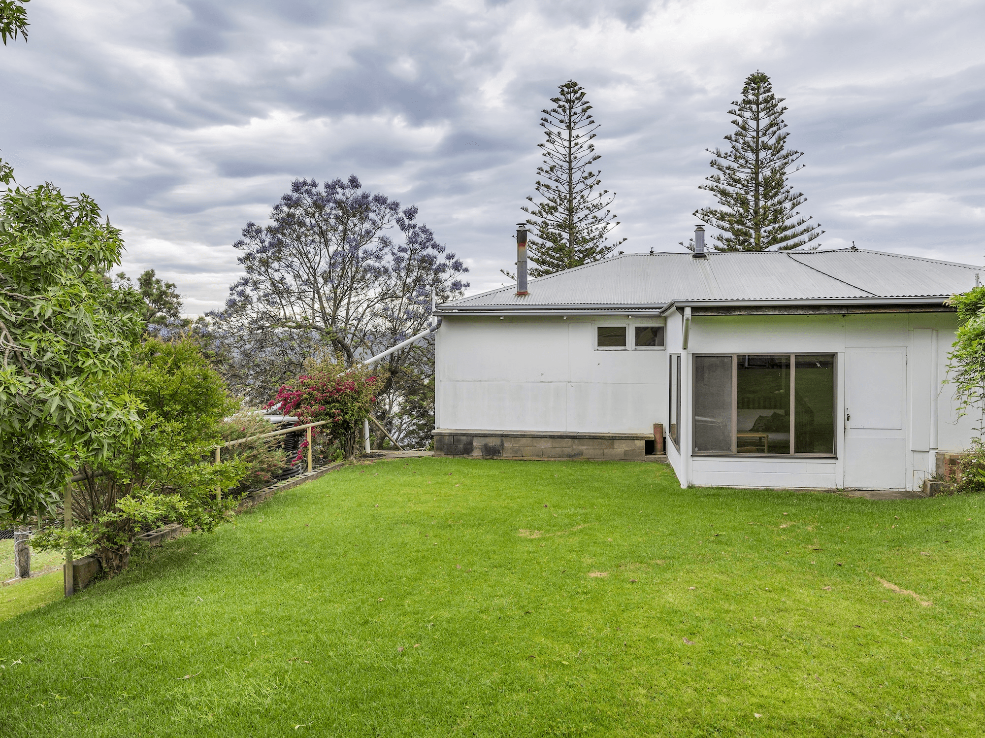 329 Lakeside Drive, MALLACOOTA, VIC 3892