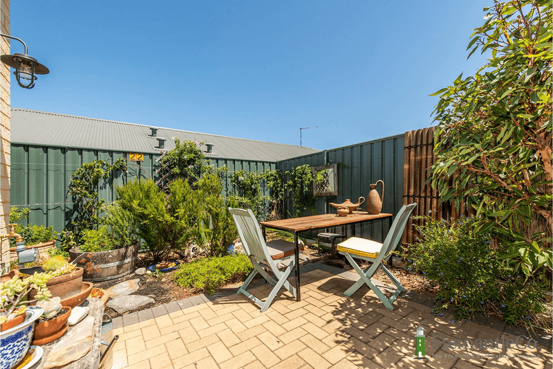 22 Graduate Way, Coolbellup, WA 6163