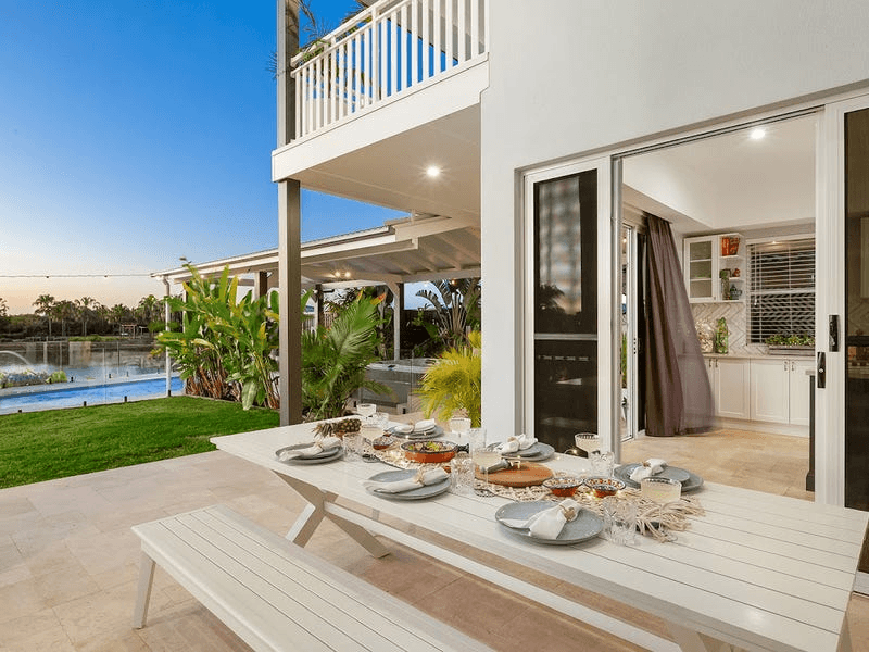 49 The Peninsula, BANKSIA BEACH, QLD 4507